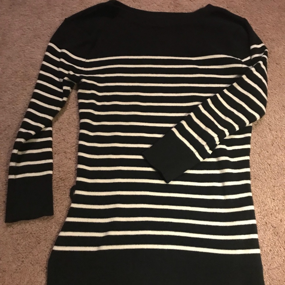 Cute sweater!